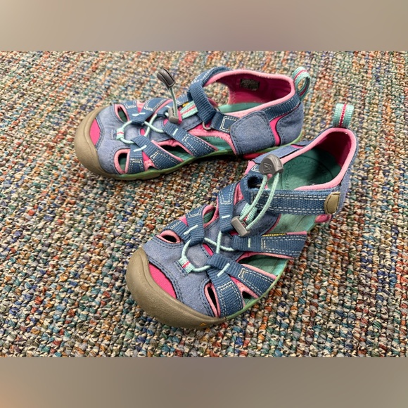 Keen Girls’ Seacamp II CNX Outdoor Sandals - Picture 4 of 10